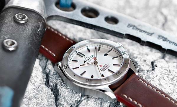alpiner4_automatic_2016_pr_al-525ss5aq6